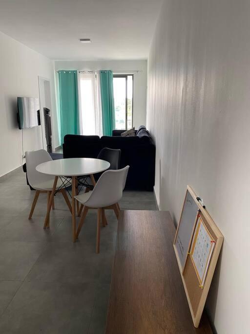 Sandstone Apartment A Walk To The Beach Flic en Flac Exterior photo
